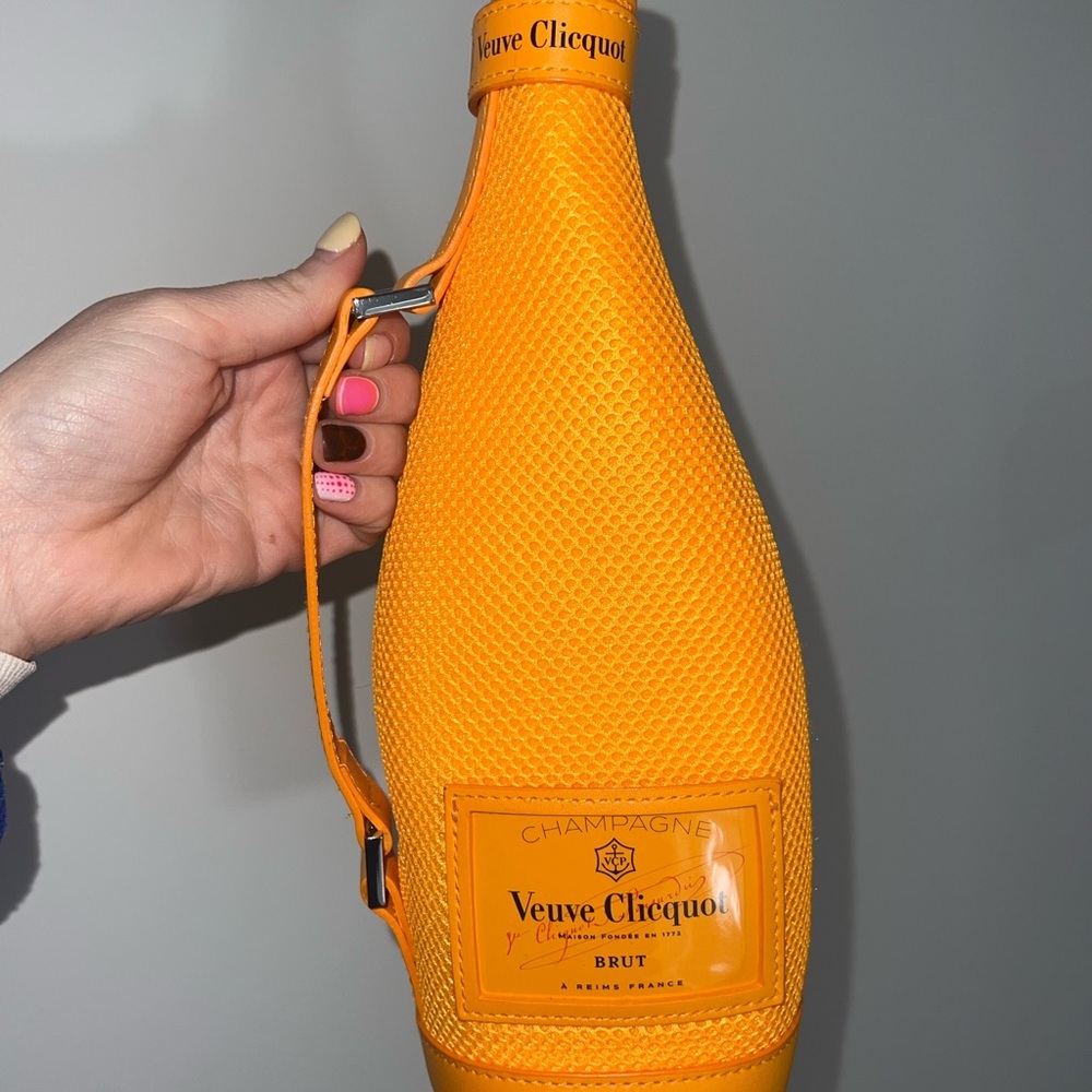 Veuve Clicquot Champagne Bottle Cover - Picture 4 of 8